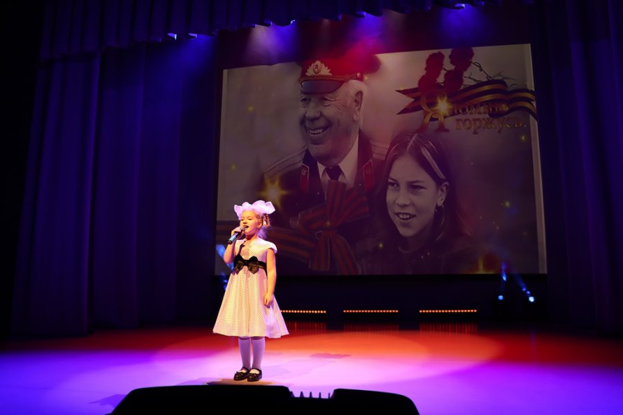 14 февраля на сцене Магаданского театра кукол прошел заключительный концерт регионального фестиваля «Красная гвоздика. Дети»