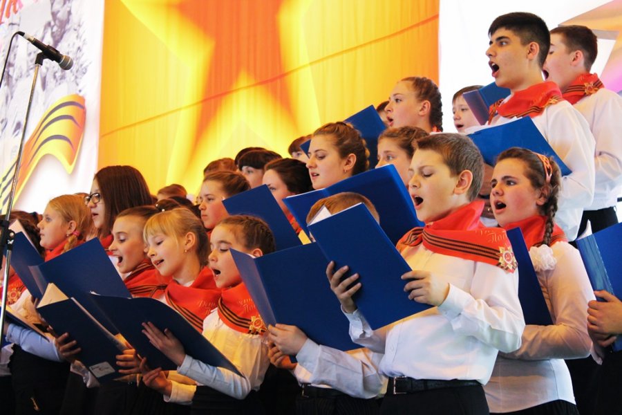 В колымской столице большим хоровым концертом отметили День славянской письменности и культуры