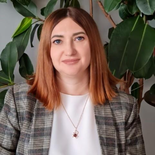 E:\Users\Кристина\Desktop\команда ЕлкаПобеды\1. Бережная Елена Александровна  - руководитель проекта.jpg